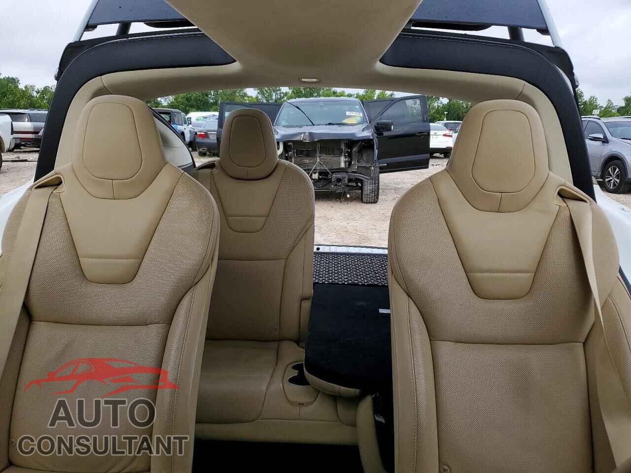 TESLA MODEL X 2016 - 5YJXCBE26GF016548