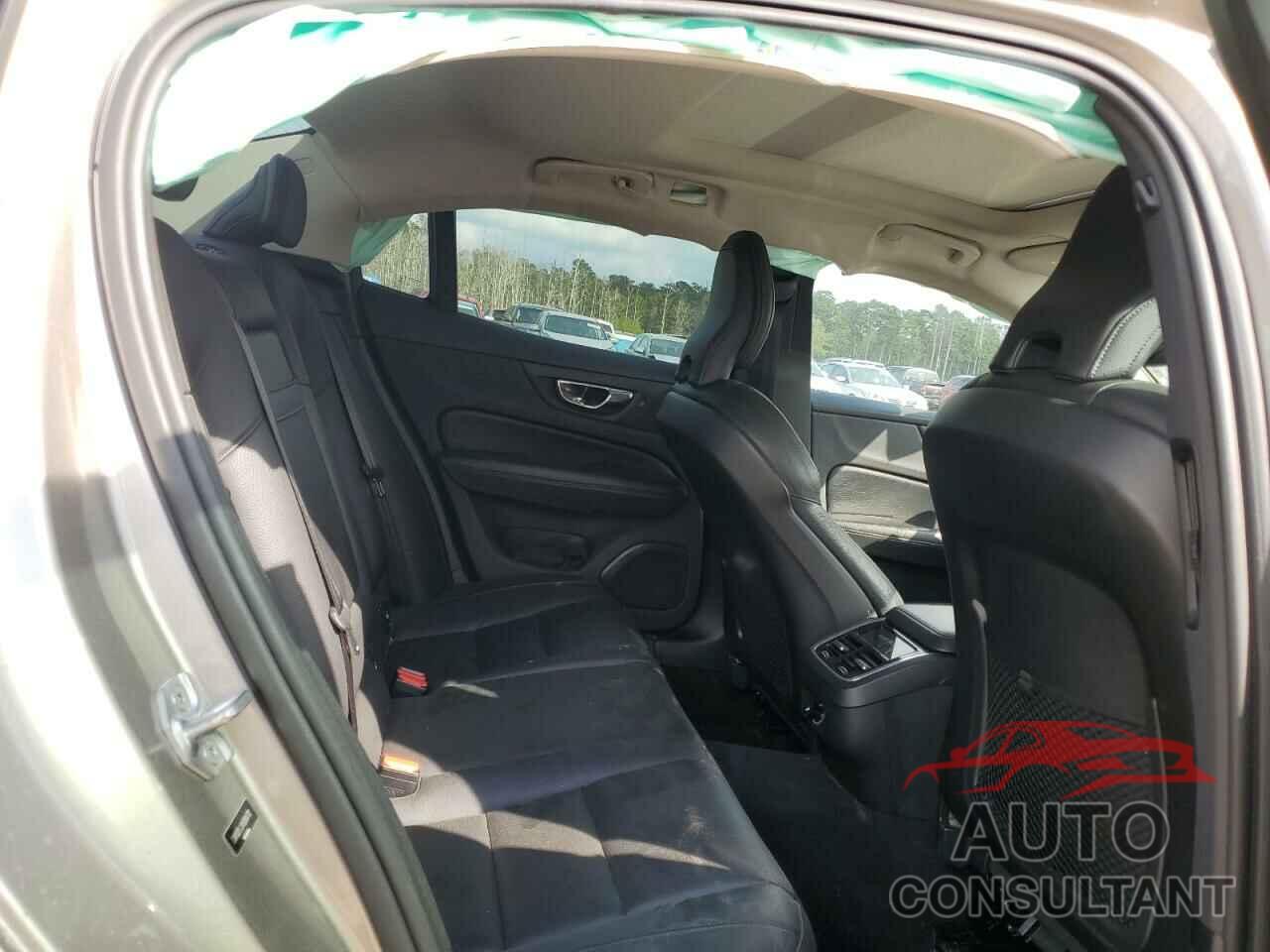VOLVO S60 2019 - 7JR102FL2KG004712