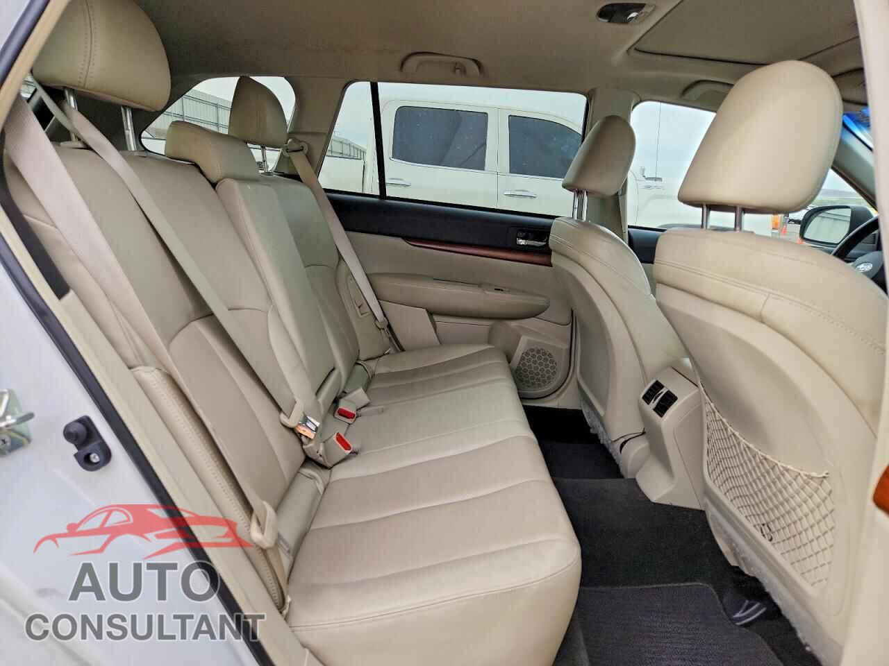 SUBARU OUTBACK 2014 - 4S4BRBLC2E3301399