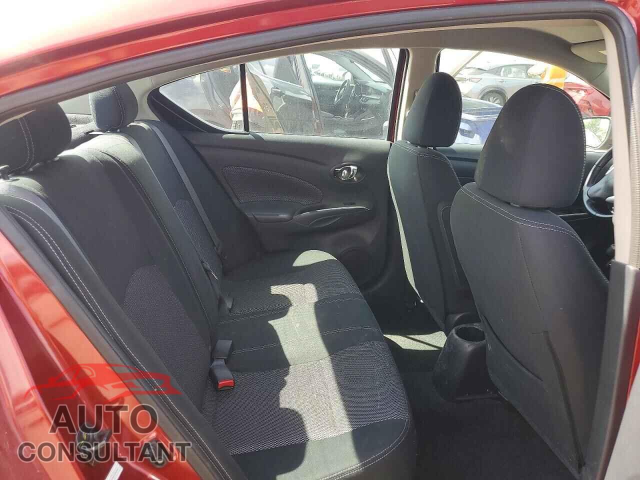 NISSAN VERSA 2017 - 3N1CN7AP3HL864058