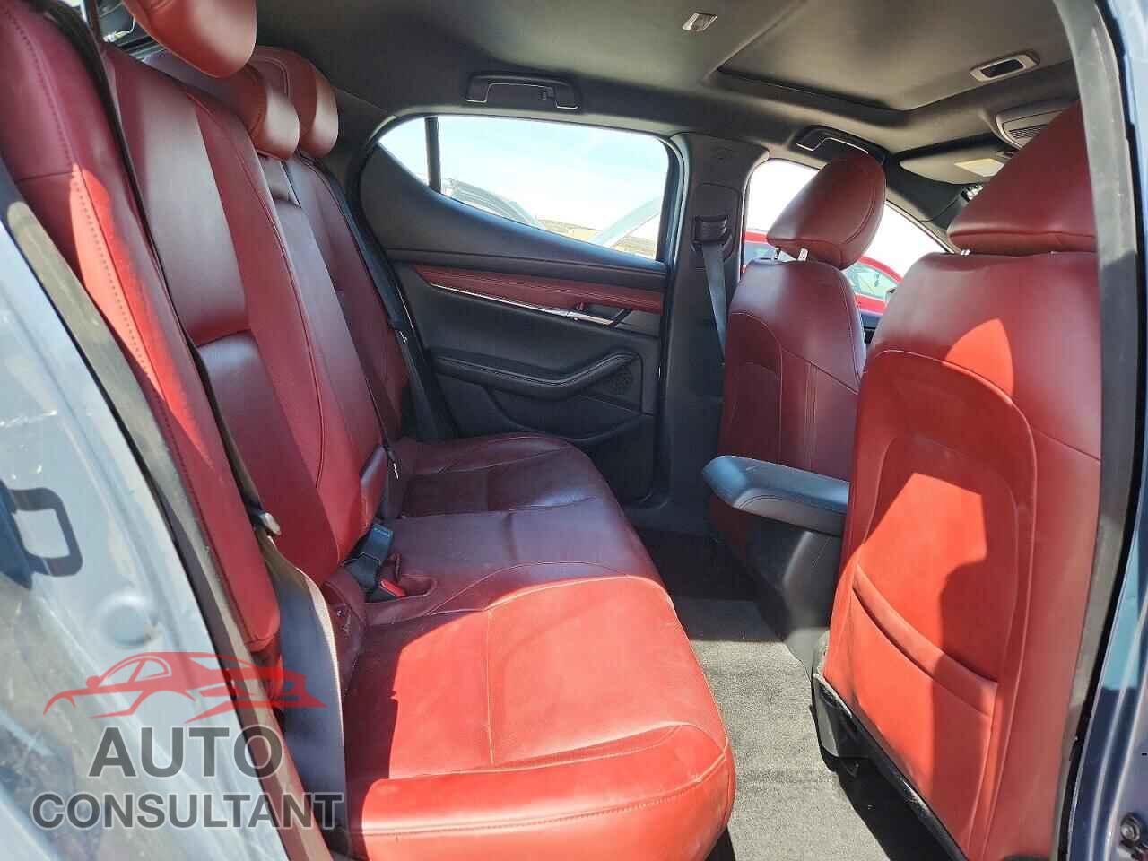 MAZDA 3 2022 - JM1BPBML6N1504008