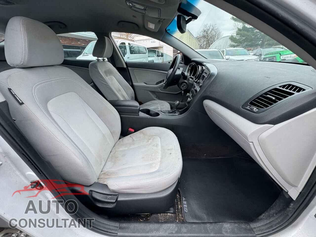 KIA OPTIMA 2011 - KNAGM4A76B5135203