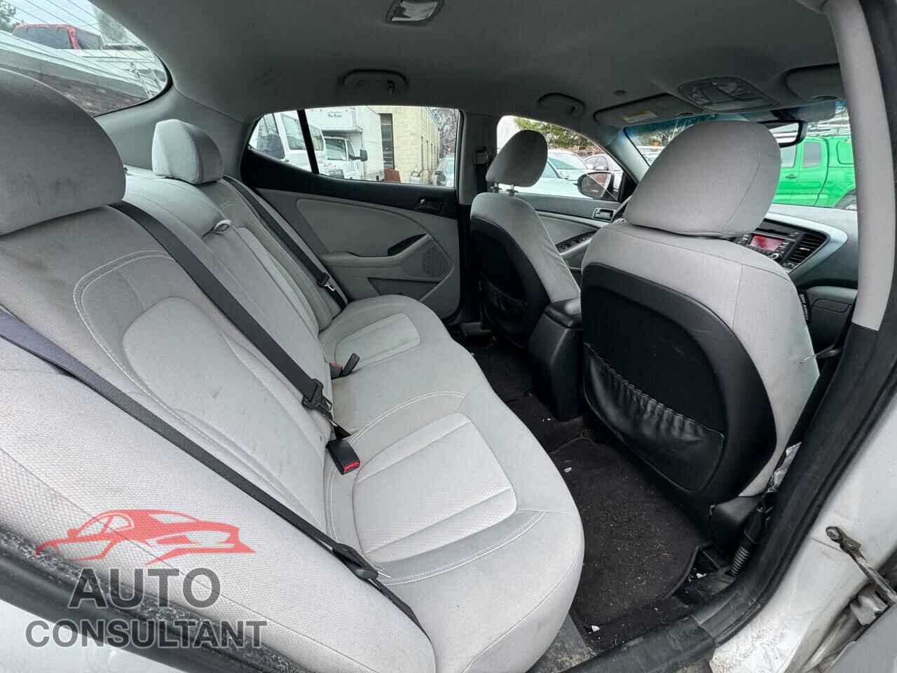 KIA OPTIMA 2011 - KNAGM4A76B5135203