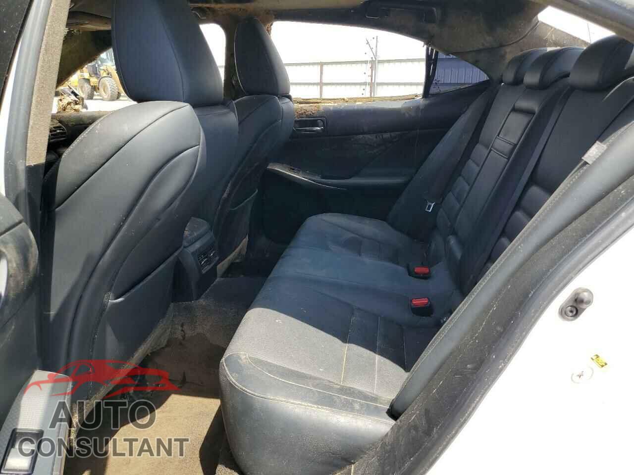 LEXUS IS 2014 - JTHBF1D20E5036840