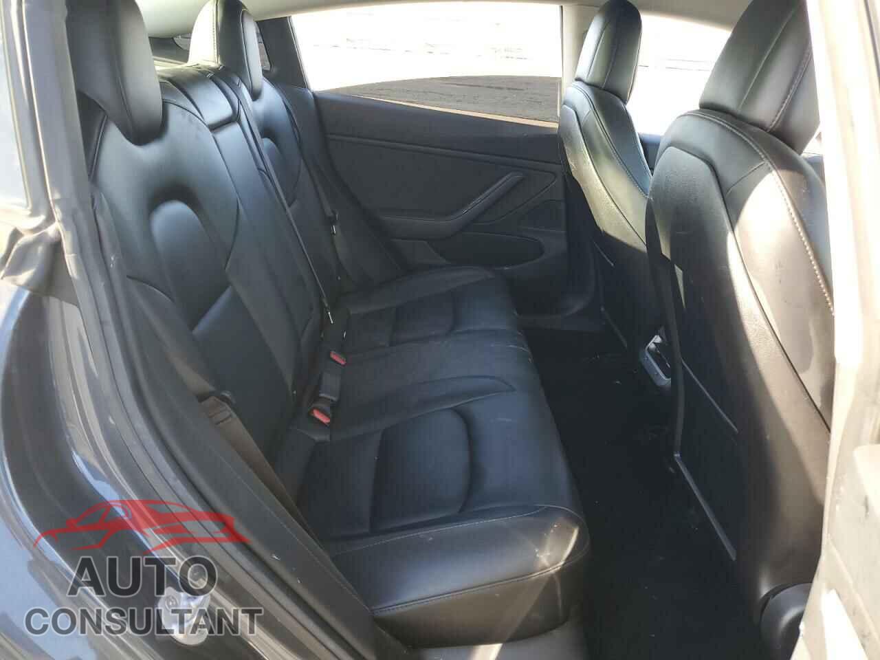 TESLA MODEL 3 2018 - 5YJ3E1EB3JF090942