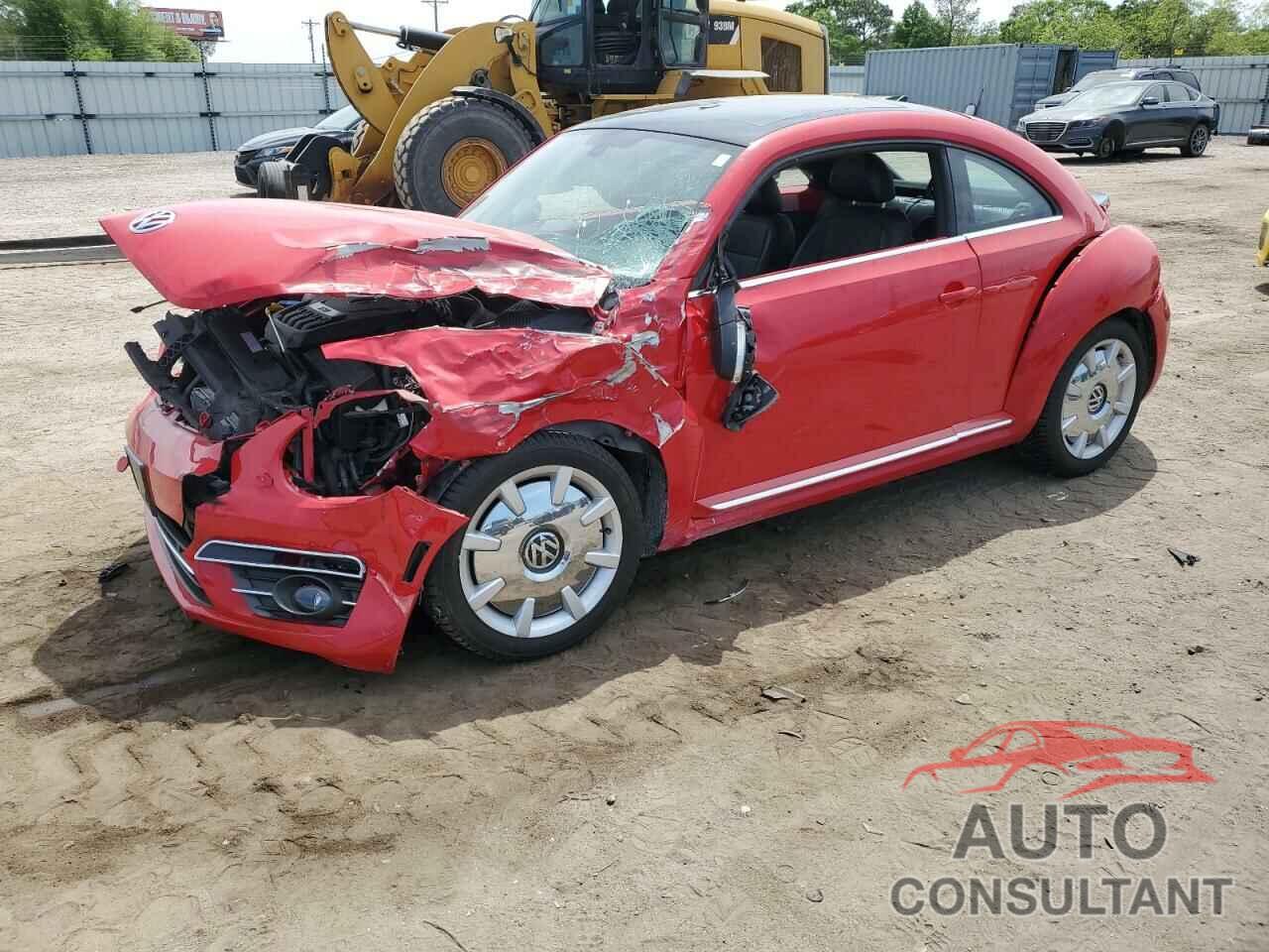 VOLKSWAGEN BEETLE 2018 - 3VWJD7AT3JM727803