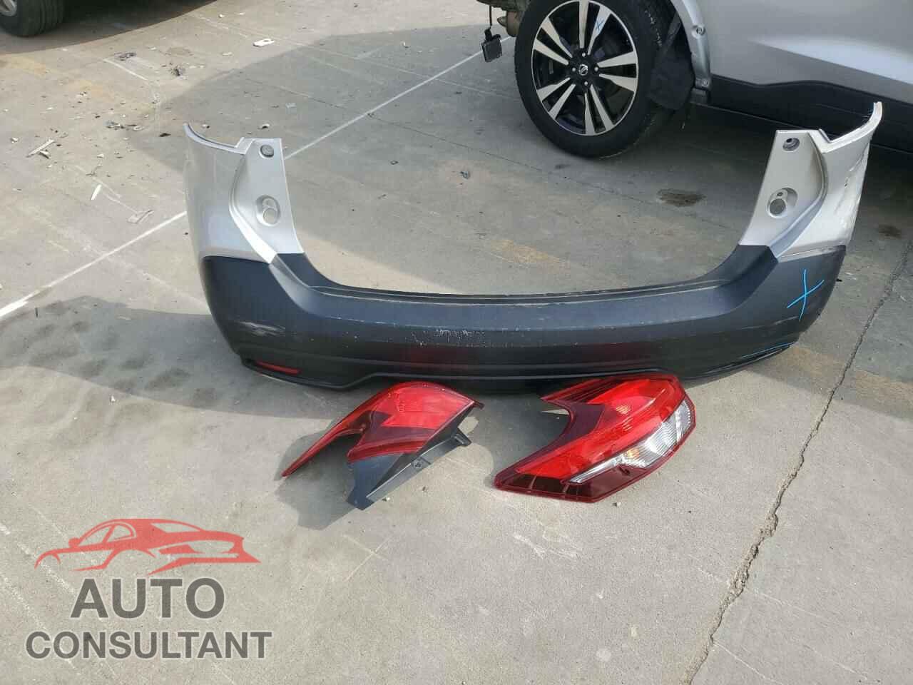 NISSAN KICKS 2019 - 3N1CP5CU3KL531304