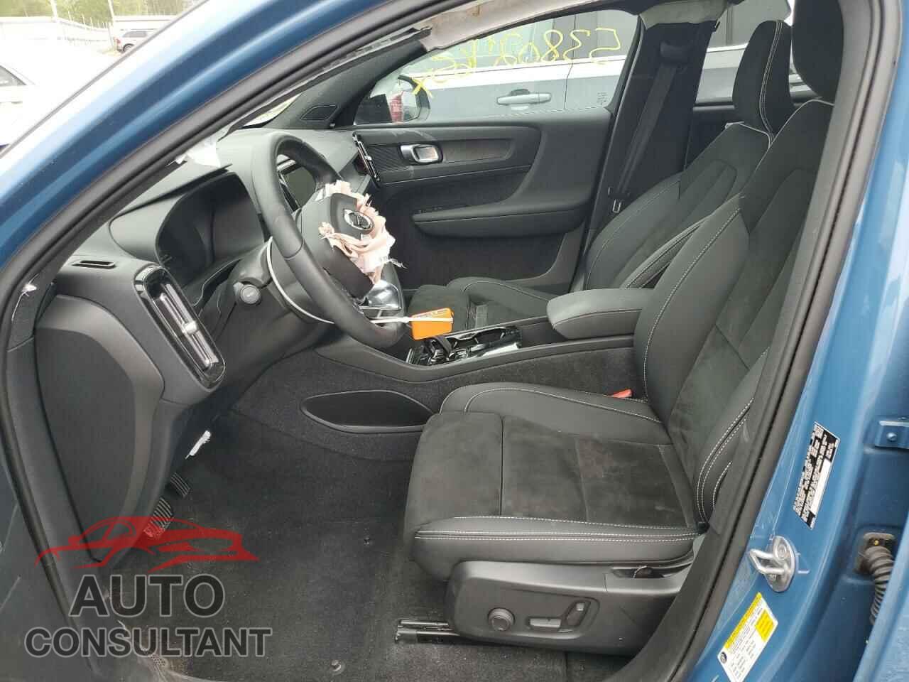 VOLVO C40 RECHAR 2023 - YV4ED3GLXP2049195