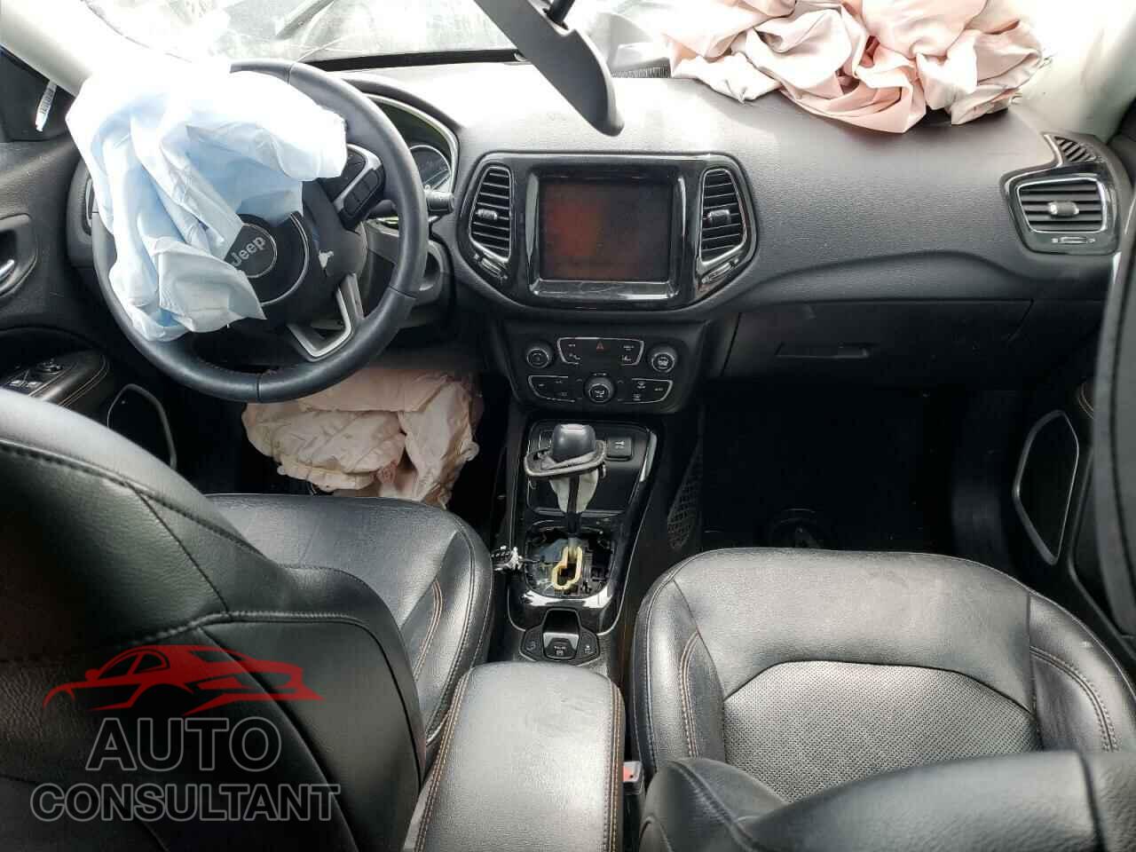 JEEP COMPASS 2018 - 3C4NJCCB8JT368075