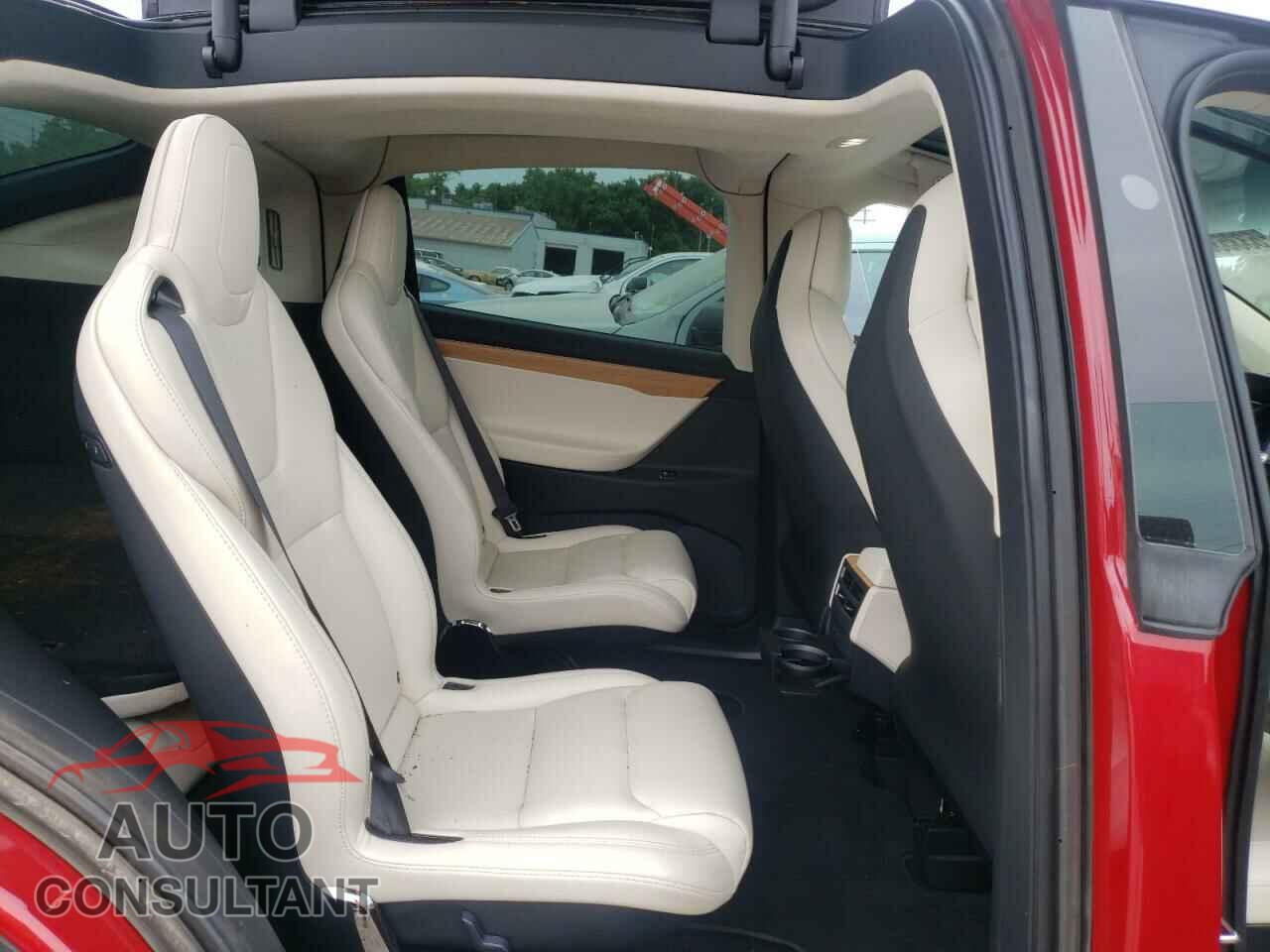 TESLA MODEL X 2018 - 5YJXCBE22JF121885