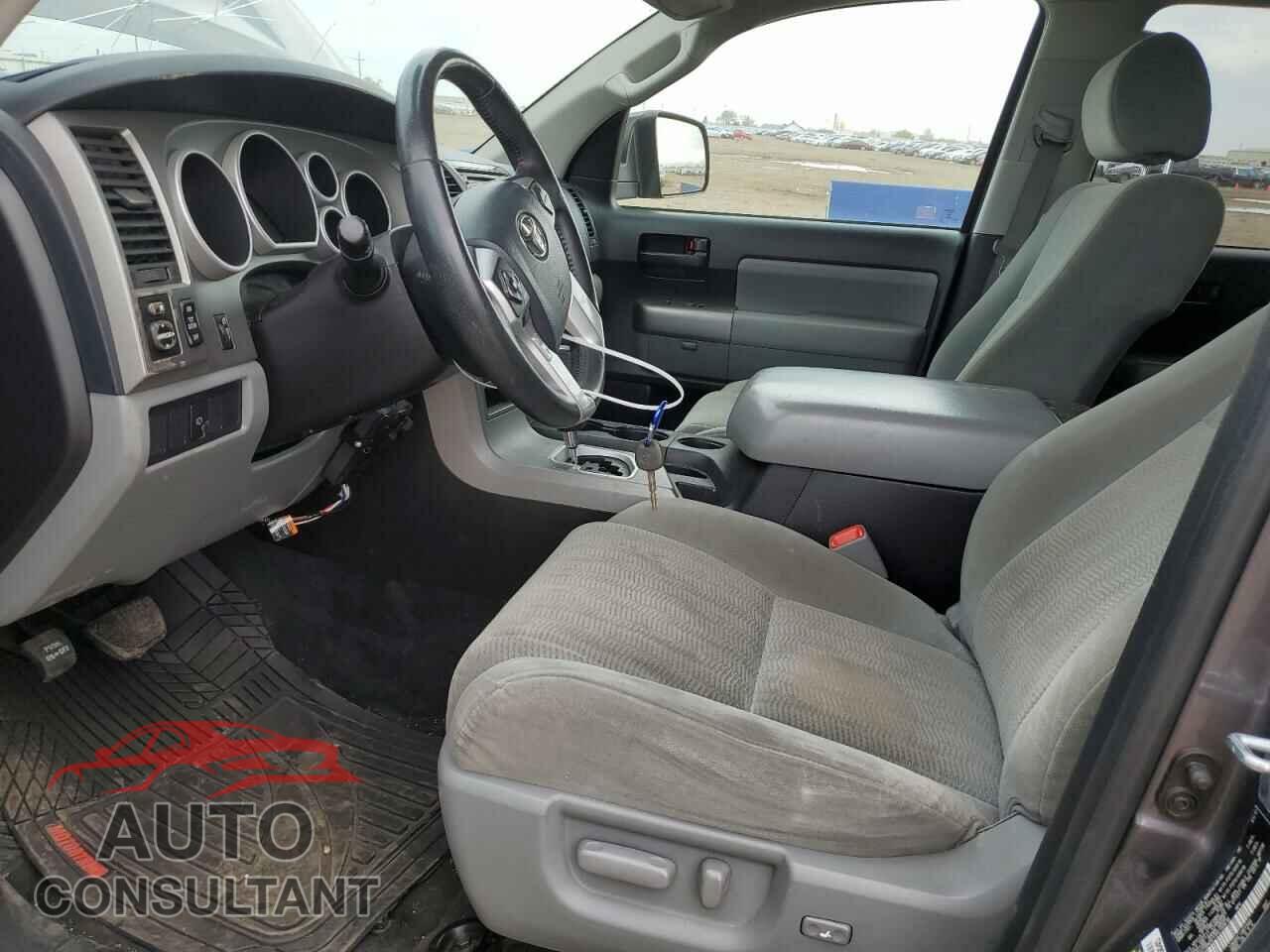 TOYOTA SEQUOIA 2017 - 5TDBW5G13HS150616