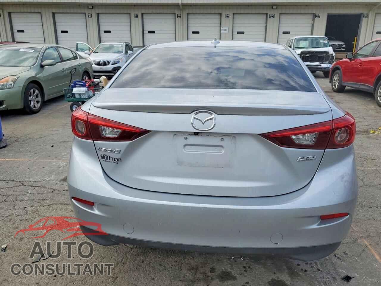 MAZDA 3 2017 - 3MZBN1W37HM137458