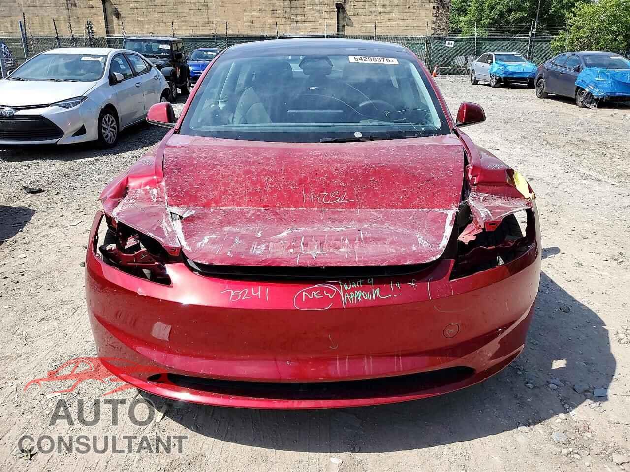 TESLA MODEL 3 2024 - 5YJ3E1EB2RF753686