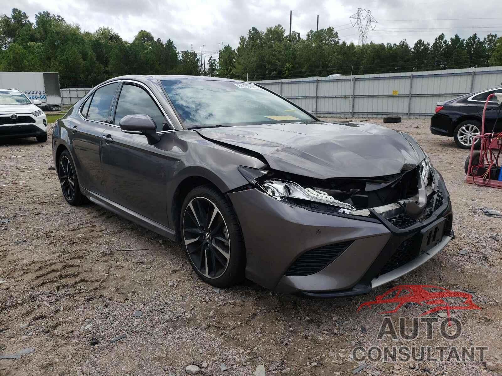 TOYOTA CAMRY 2018 - 4T1B61HK3JU108279