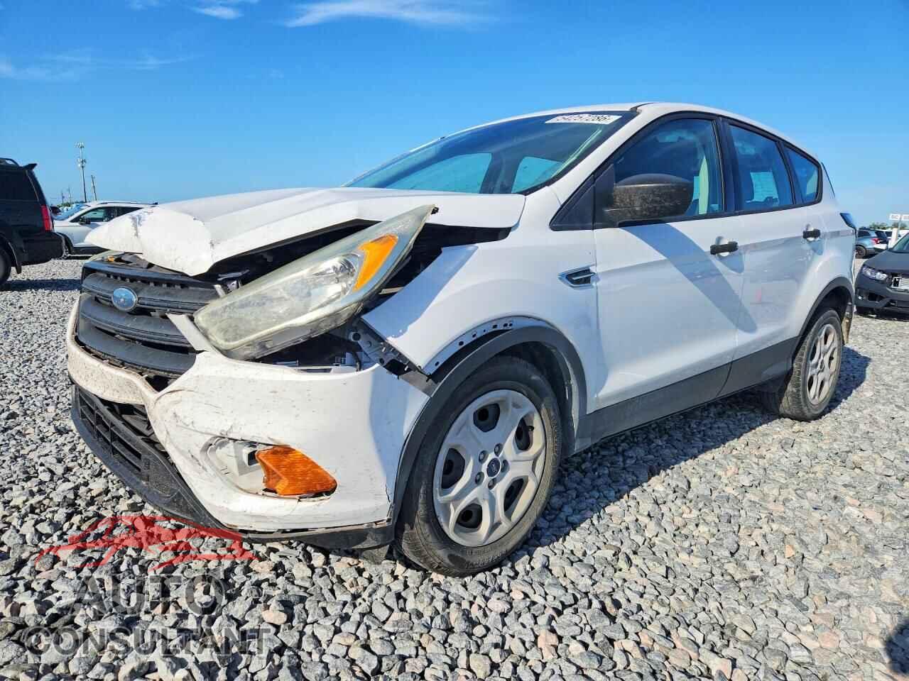 FORD ESCAPE 2017 - 1FMCU0F76HUB05180