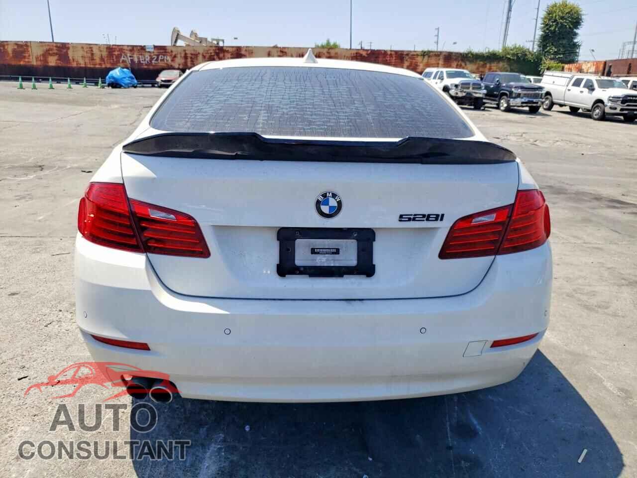 BMW 5 SERIES 2015 - WBA5A5C52FD515202