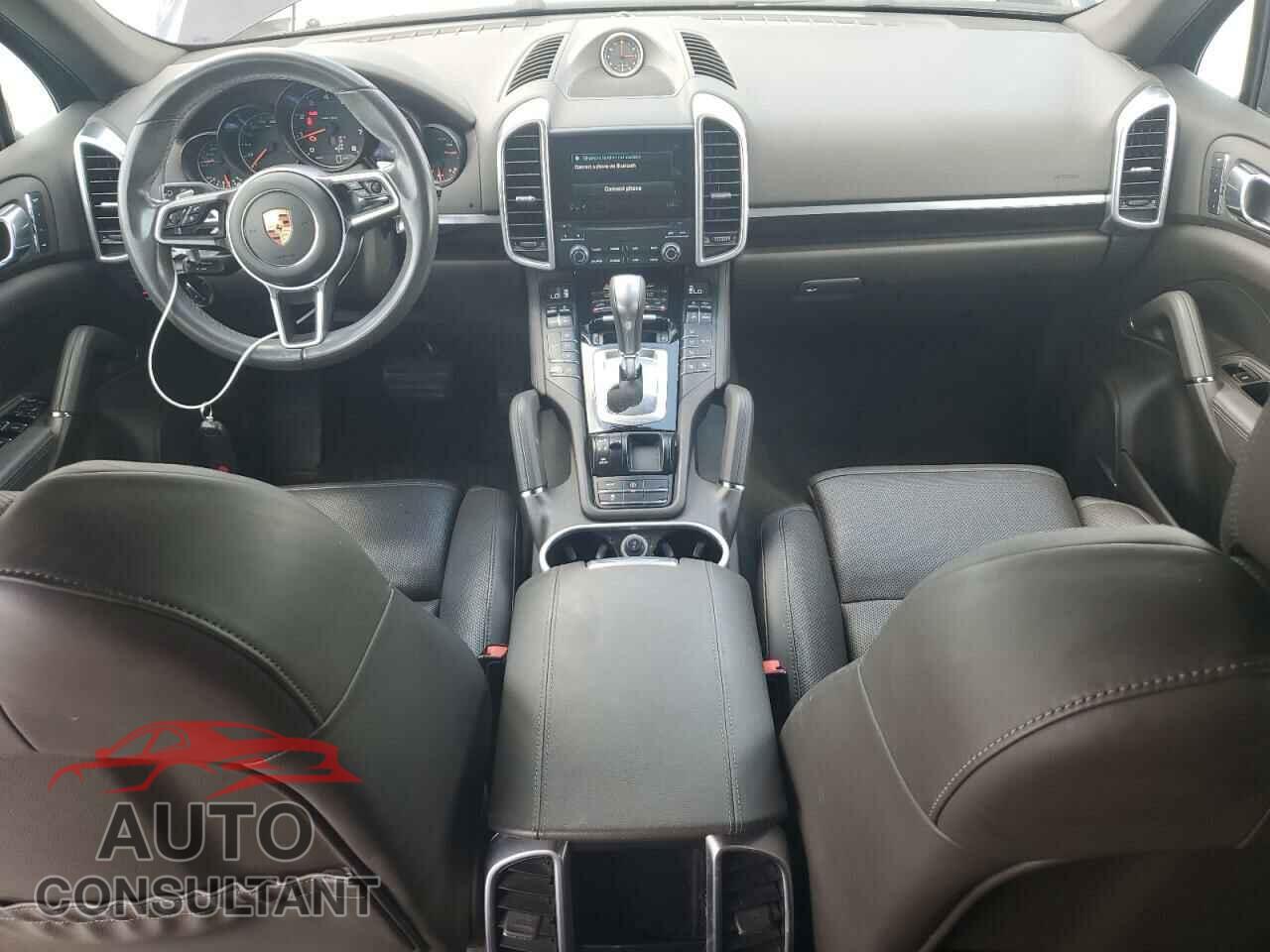 PORSCHE CAYENNE 2017 - WP1AA2A25HKA81895