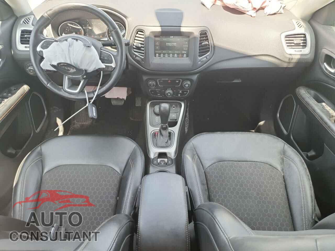 JEEP COMPASS 2020 - 3C4NJDBB6LT117095