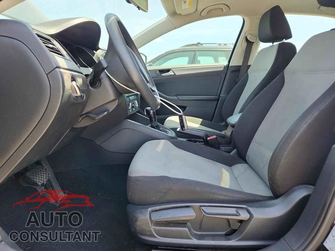 VOLKSWAGEN JETTA 2017 - 3VW2B7AJ1HM405695