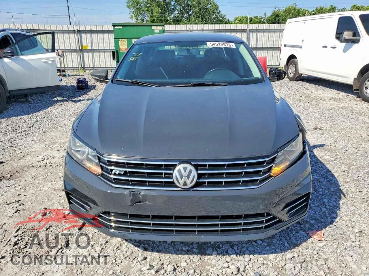 VOLKSWAGEN PASSAT 2017 - 1VWDT7A32HC013169
