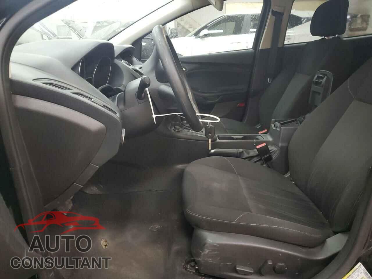 FORD FOCUS 2015 - 1FADP3K29FL383916