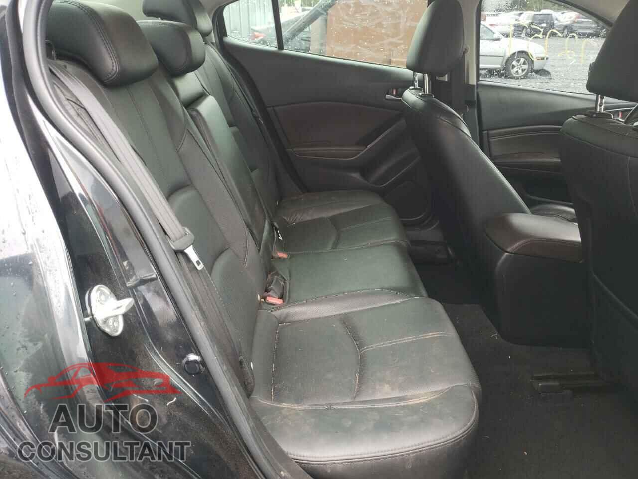 MAZDA 3 2018 - 3MZBN1W39JM168202
