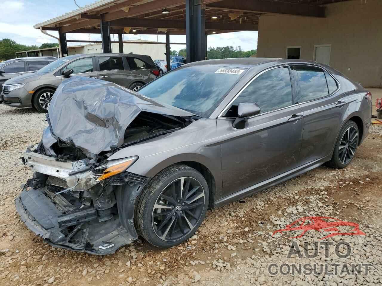 TOYOTA CAMRY 2018 - 4T1B61HK2JU110587