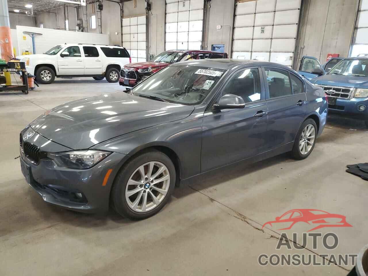 BMW 3 SERIES 2017 - WBA8A3C30HK693057