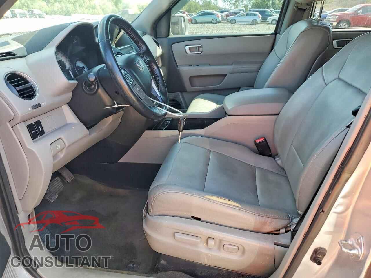 HONDA PILOT 2013 - 5FNYF4H99DB083009