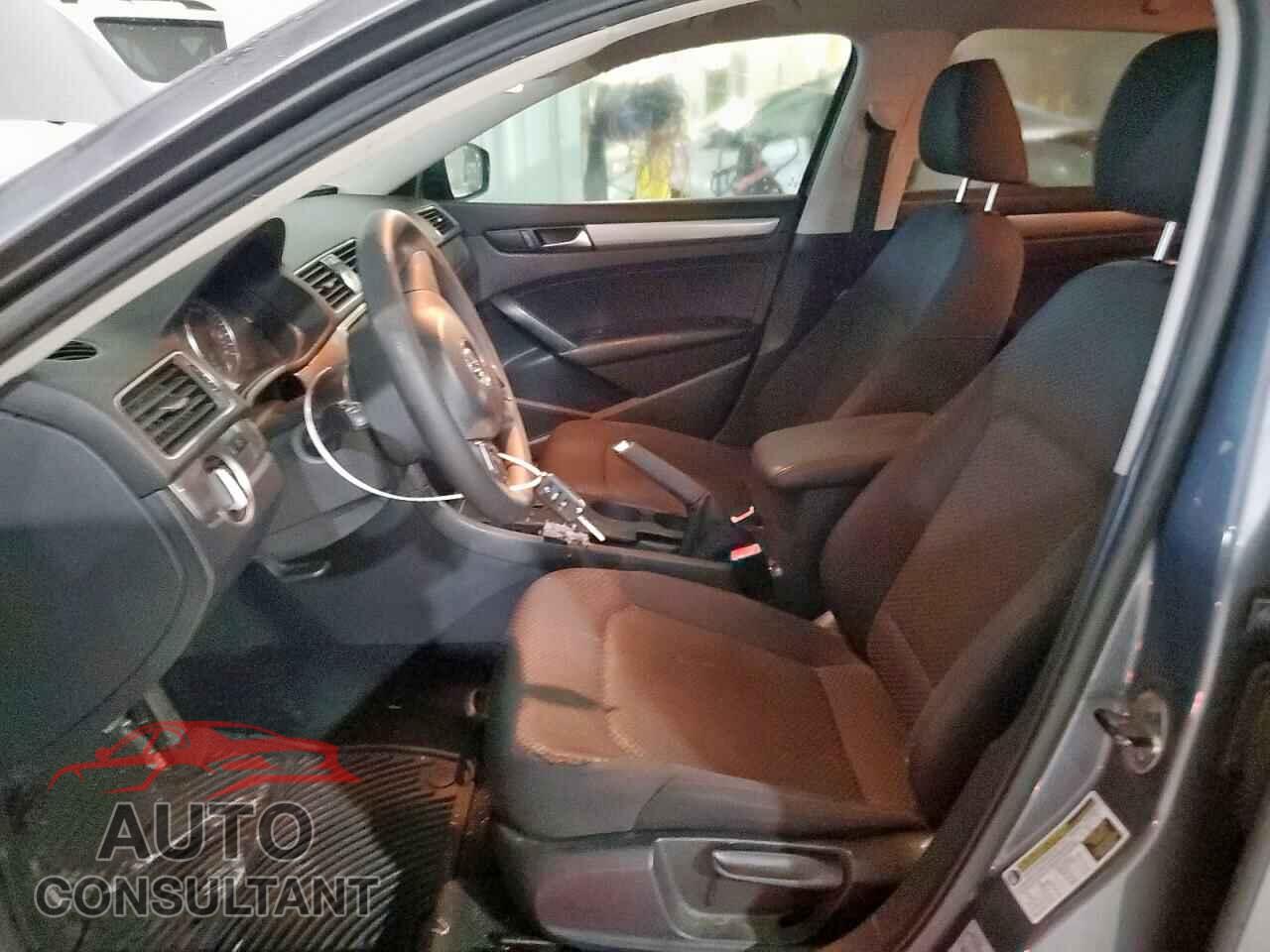 VOLKSWAGEN PASSAT 2013 - 1VWAP7A37DC103158