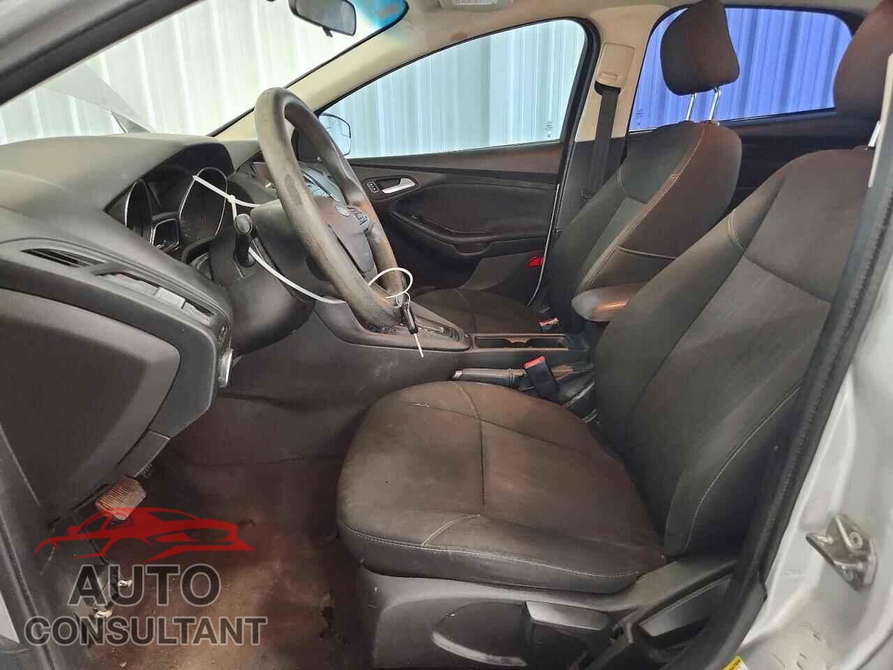 FORD FOCUS 2017 - 1FADP3K29HL318941