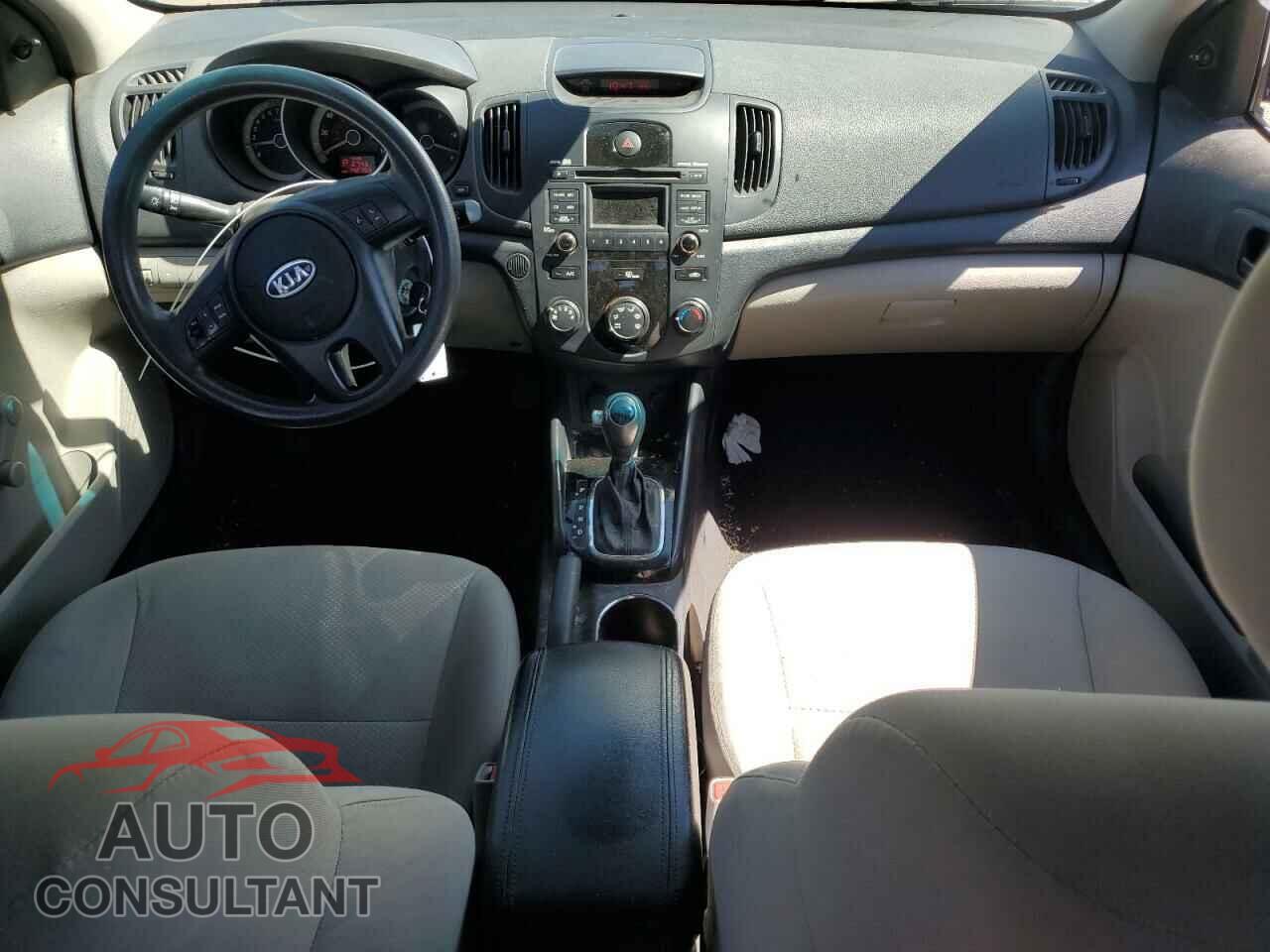 KIA FORTE 2011 - KNAFT4A21B5456049