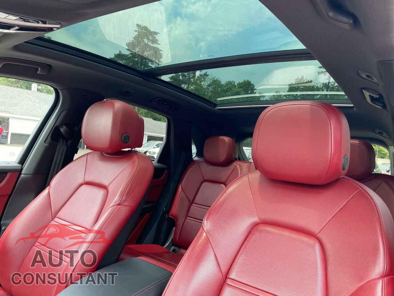 PORSCHE CAYENNE 2019 - WP1AA2AY8KDA04163