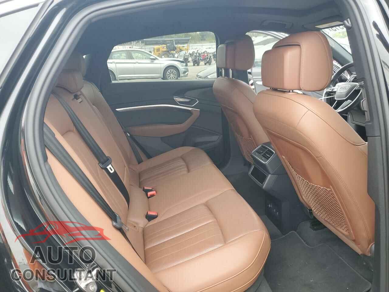 AUDI E-TRON 2022 - WA12AAGE7NB032155