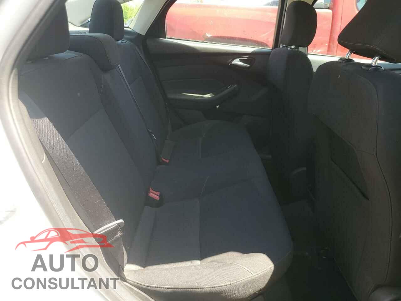 FORD FOCUS 2017 - 1FADP3F24HL310871