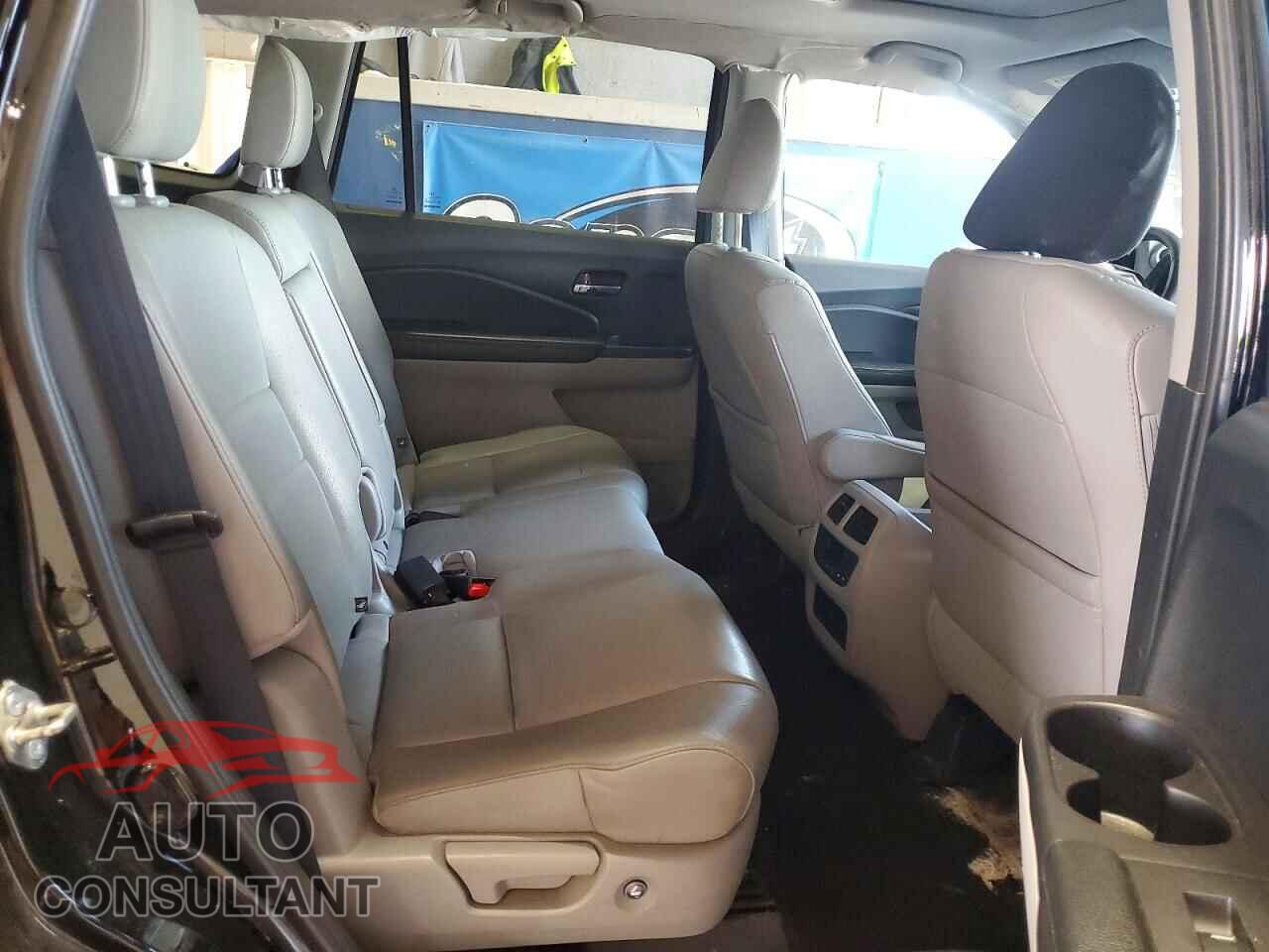 HONDA PILOT 2017 - 5FNYF6H54HB052748