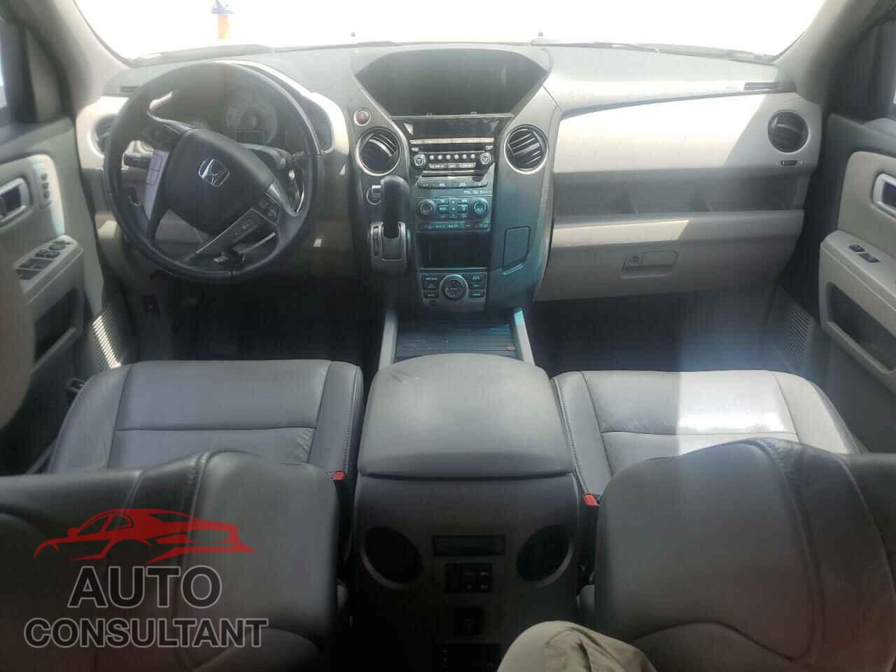 HONDA PILOT 2015 - 5FNYF4H95FB012537