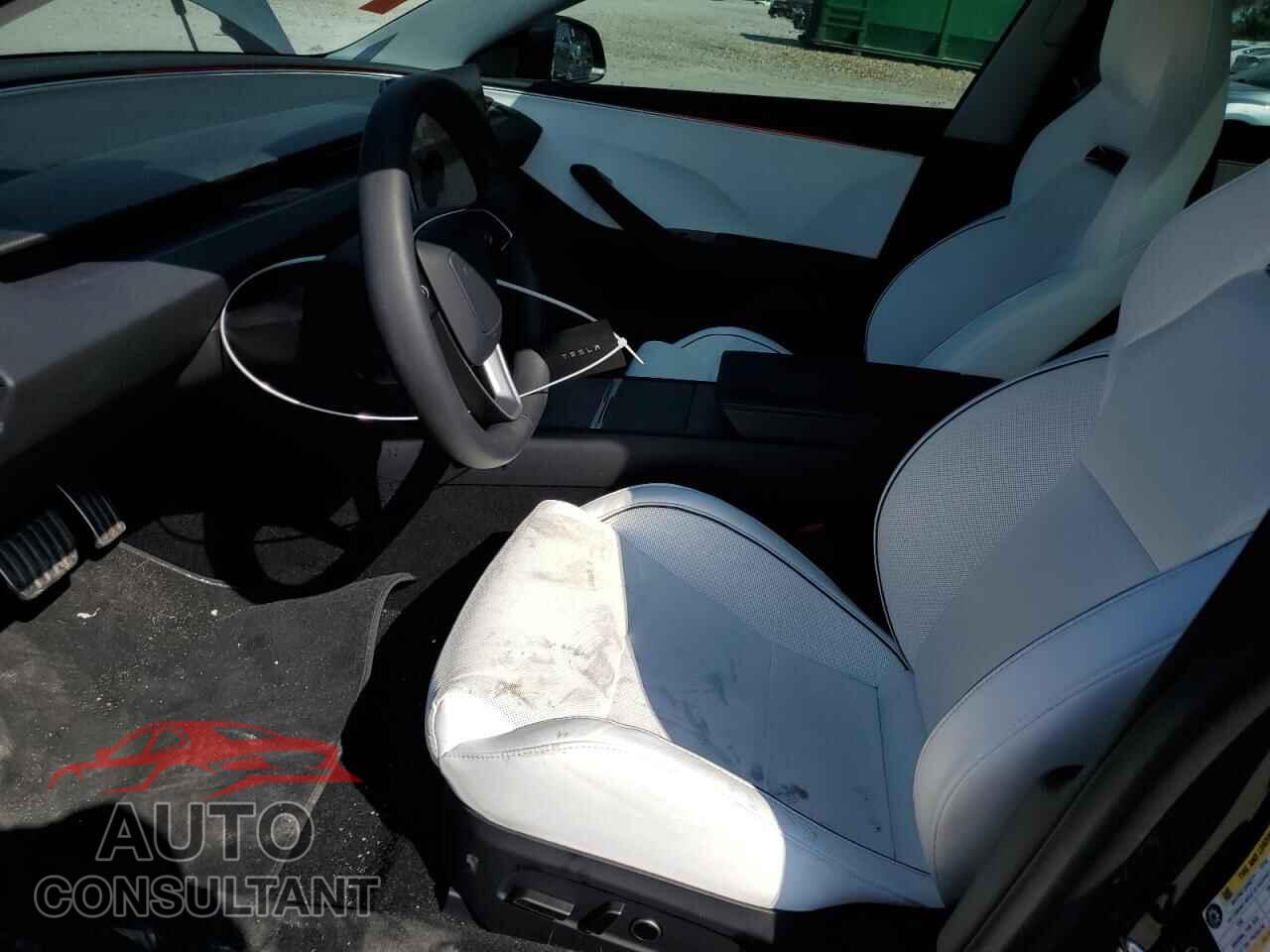 TESLA MODEL 3 2024 - 5YJ3E1ET0RF825803