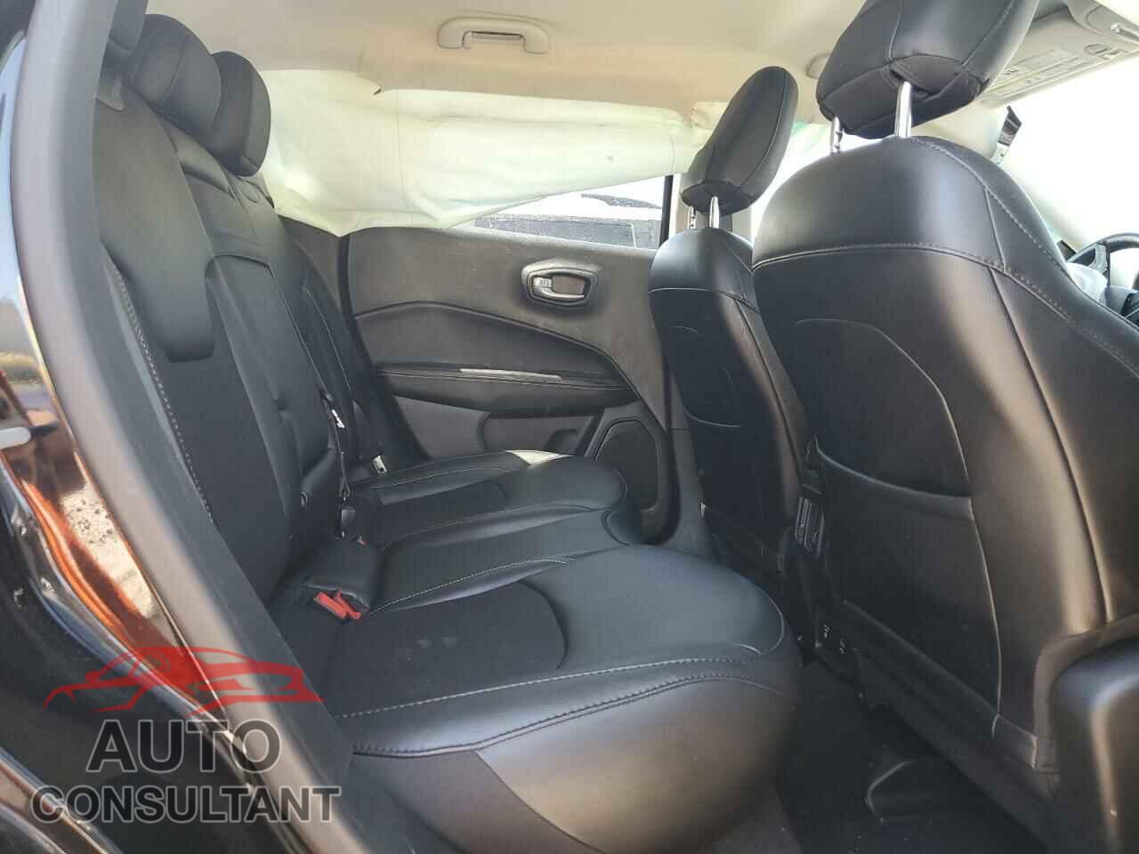 JEEP COMPASS 2019 - 3C4NJDBB8KT828165