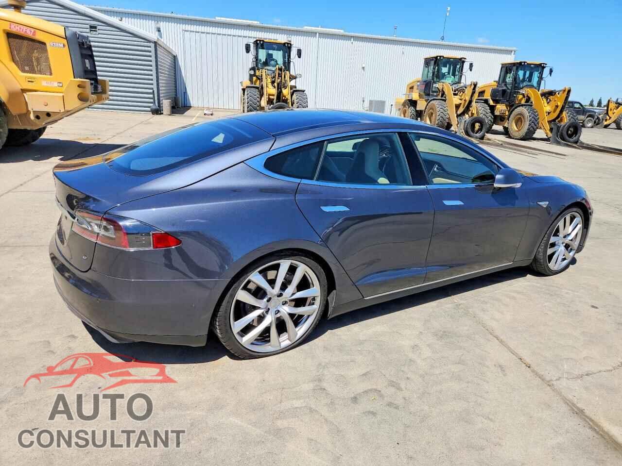 TESLA MODEL S 2015 - 5YJSA1E29FF119696