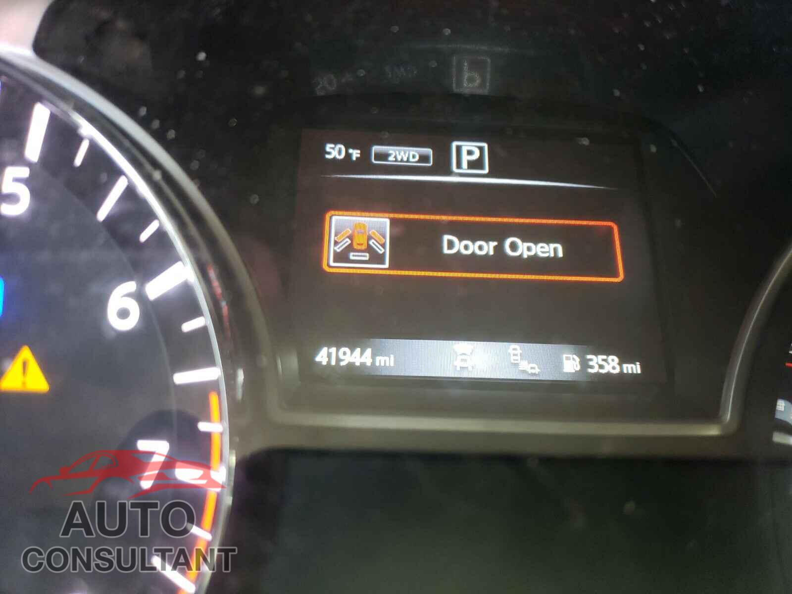 NISSAN PATHFINDER 2019 - 5N1DR2MM8KC576447