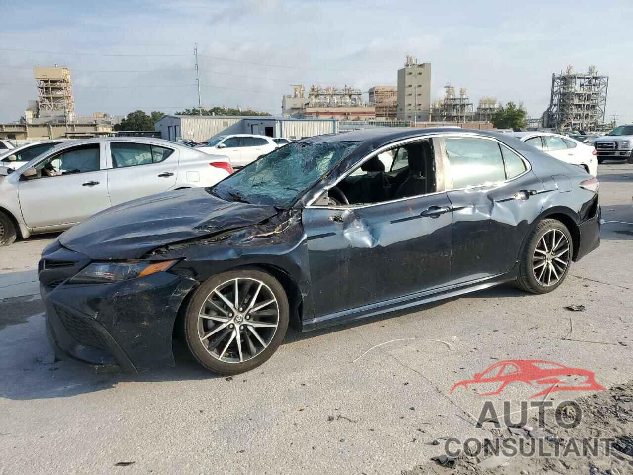 TOYOTA CAMRY 2021 - 4T1G11AK6MU451879