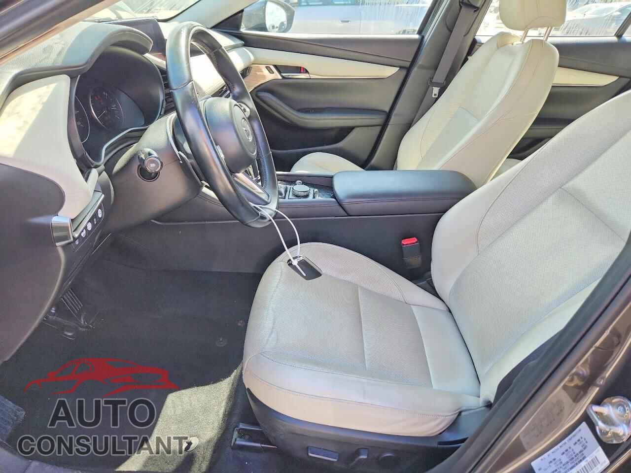 MAZDA 3 2019 - JM1BPBEM7K1132505