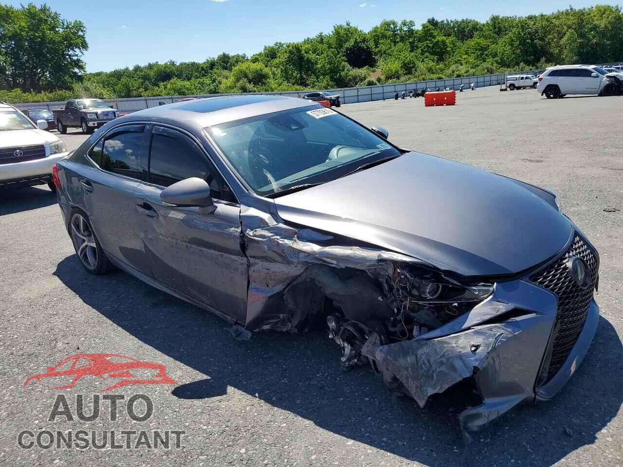 LEXUS IS 2018 - JTHC81D20J5032196
