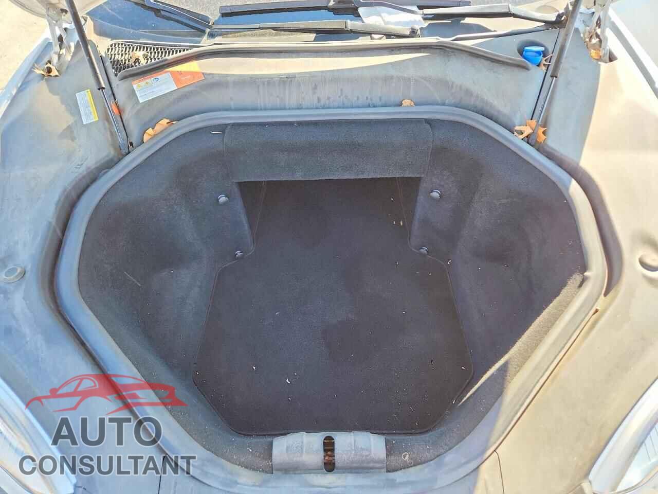 TESLA MODEL S 2014 - 5YJSA1H19EFP40101