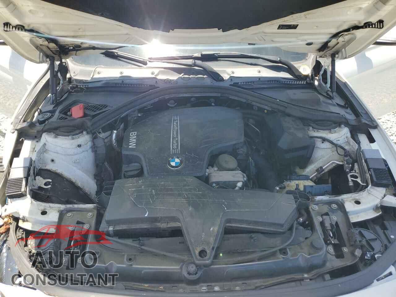 BMW 3 SERIES 2016 - WBA8E5G52GNU20484