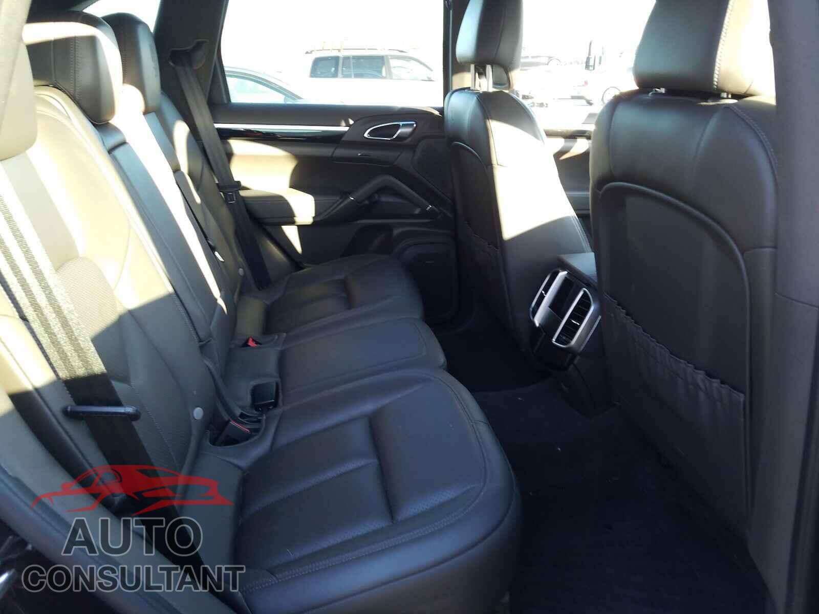 PORSCHE CAYENNE 2017 - WP1AA2A28HKA90767
