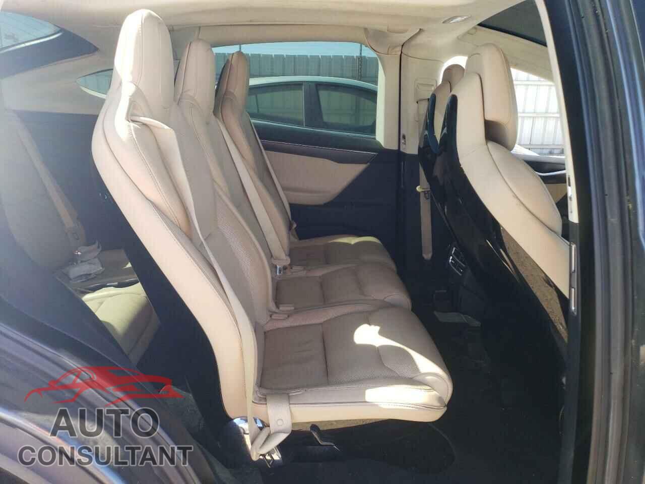 TESLA MODEL X 2016 - 5YJXCAE42GF001086