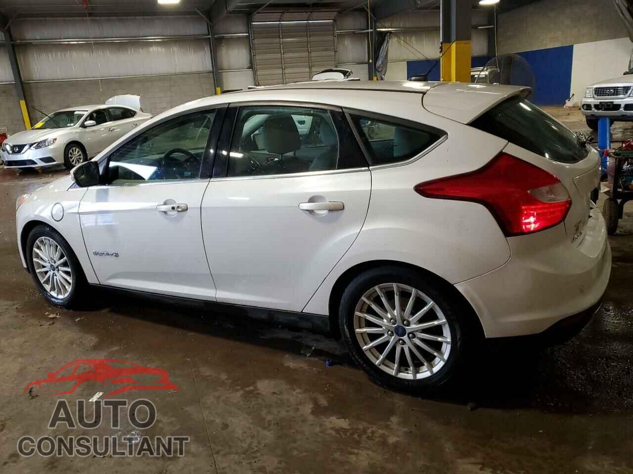 FORD FOCUS 2014 - 1FADP3R45EL344648