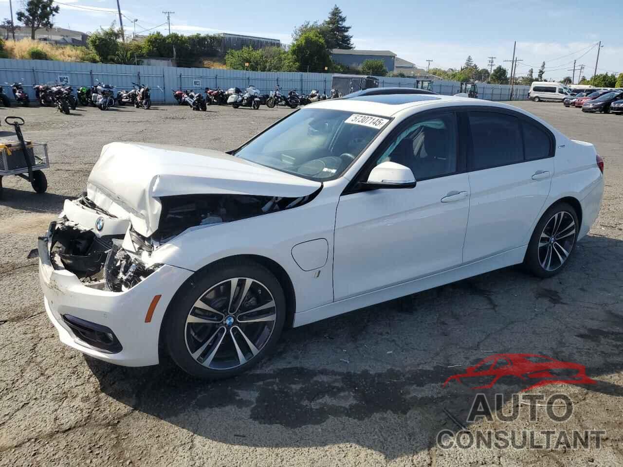 BMW 3 SERIES 2018 - WBA8E1C50JA167646